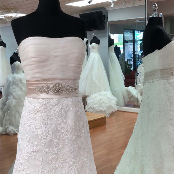 Gorgeous lace wedding gown